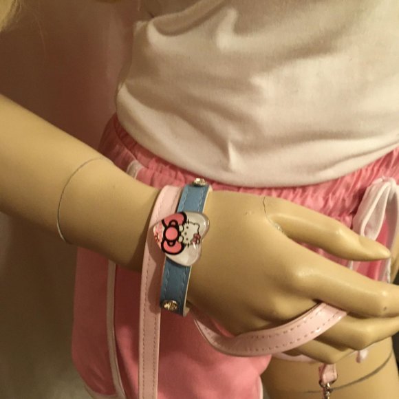 ADORABLE hello kitty cotton candy pink shorts,leather braclete and necklace set! - Picture 5 of 13